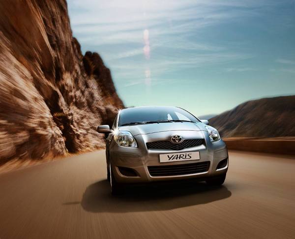 Photograph Carl Lyttle Toyota Mountain Pass on One Eyeland